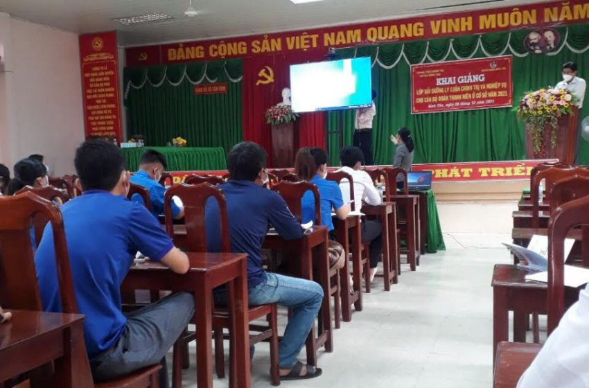  Huyện Đoàn Bình Tân phối hợp với Trung tâm chính trị huyện Bình Tân tổ chức Lễ khai giảng lớp bồi dưỡng Lý luận chính trị và nghiệp vụ cho cán bộ Đoàn Thanh niên ở cơ sở năm 2021.