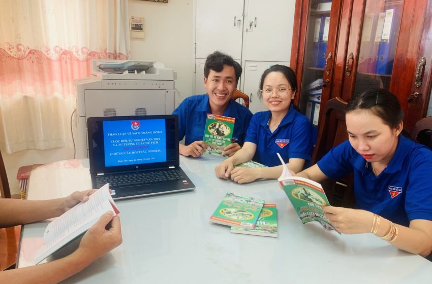  Bình Tân tổ chức thảo luận sách viết về Bác Hồ tháng 10/2022